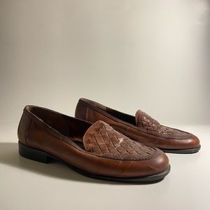 ***SOLD*** PREDICTIONS: LEATHER COLLECTION BROWN LOAFERS IN SIZE 8.5W